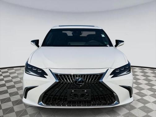 2025 Lexus ES 300h Ultra Luxury