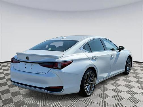 2025 Lexus ES 300h Ultra Luxury