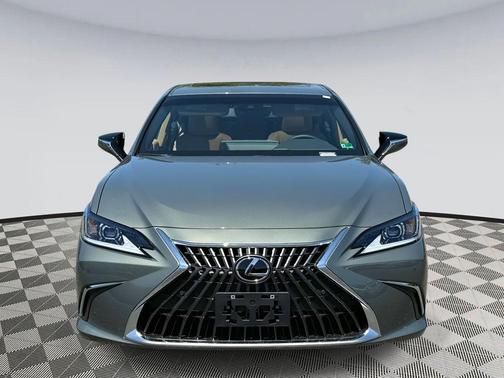2025 Lexus ES 300h Base
