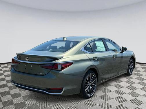 2025 Lexus ES 300h Base