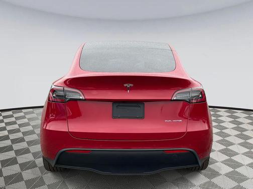 2022 Tesla Model Y Long Range Dual Motor All-Wheel Drive