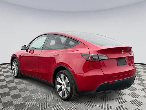 2022 Tesla Model Y Long Range Dual Motor All-Wheel Drive