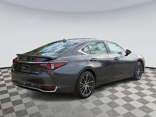 2025 Lexus ES 300h Premium