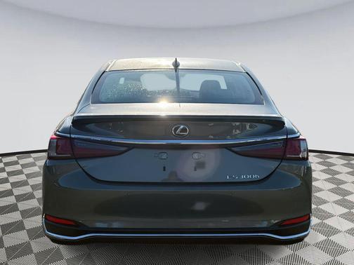 2025 Lexus ES 300h Luxury