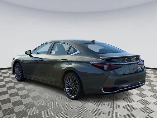 2025 Lexus ES 300h Luxury