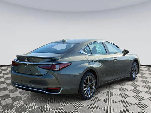 2025 Lexus ES 300h Luxury