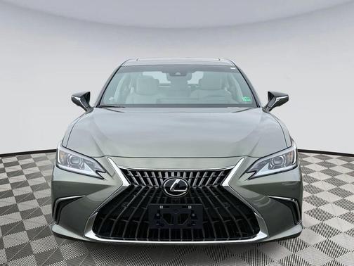 2025 Lexus ES 300h Luxury