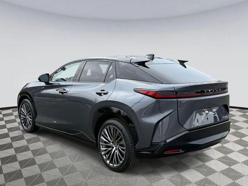 2023 Lexus RZ 450e Luxury