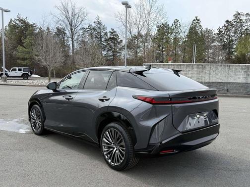 2023 Lexus RZ 450e Luxury
