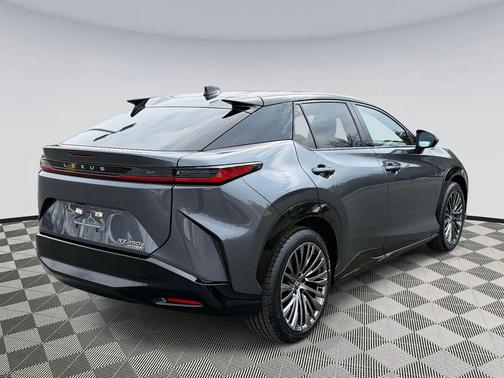 2023 Lexus RZ 450e Luxury