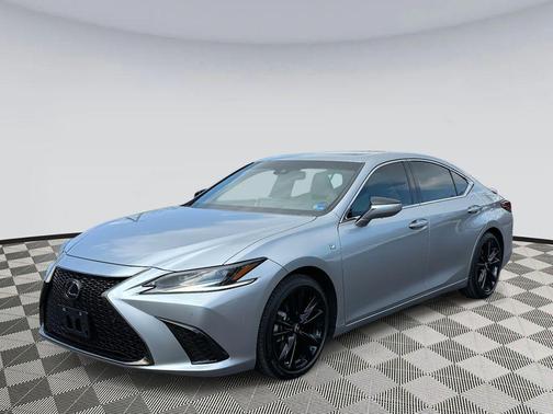2024 Lexus ES 300h F SPORT Handling