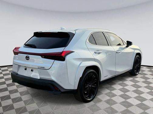 Eminent White Pearl 2022 Lexus UX 250h Base