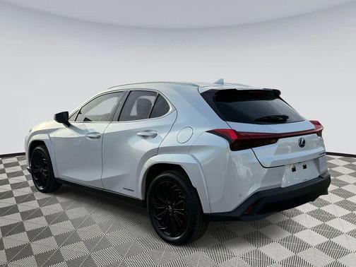 Eminent White Pearl 2022 Lexus UX 250h Base