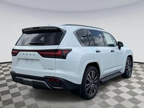 2025 Lexus LX 700h Luxury