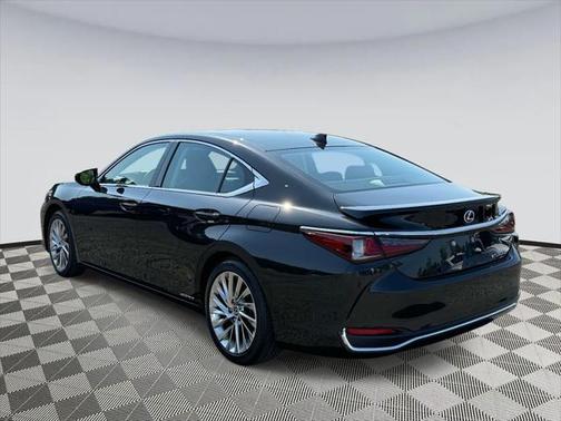 2022 Lexus ES 300h Luxury