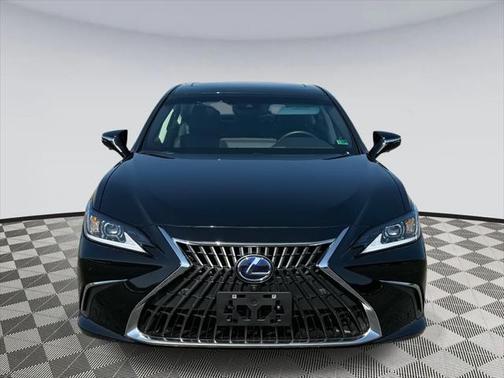2022 Lexus ES 300h Luxury