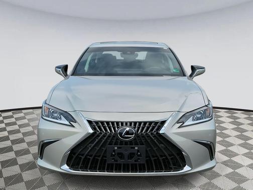 2025 Lexus ES 300h F SPORT Design