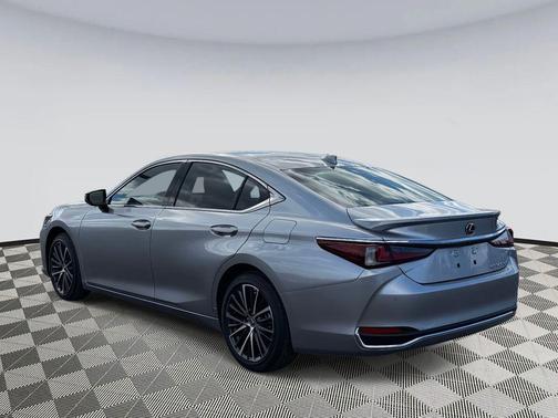 2025 Lexus ES 300h Premium