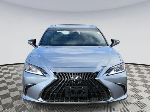 2025 Lexus ES 300h Premium