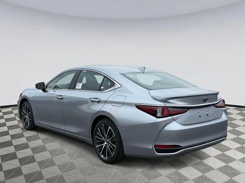 2025 Lexus ES 300h Premium