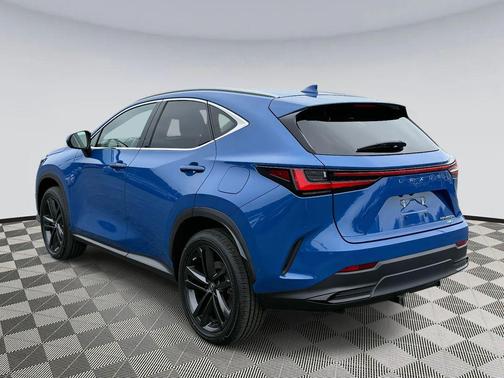 2022 Lexus NX 450h+ Luxury