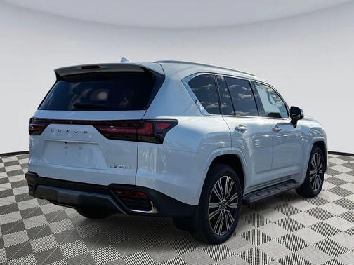 2025 Lexus LX 700h Luxury