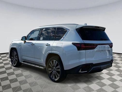 2025 Lexus LX 700h Luxury