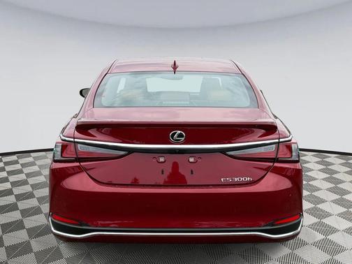 2025 Lexus ES 300h Premium