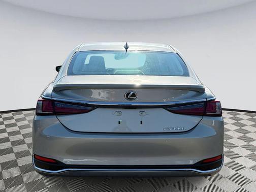 2025 Lexus ES 300h Premium