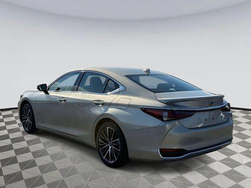 2025 Lexus ES 300h Premium