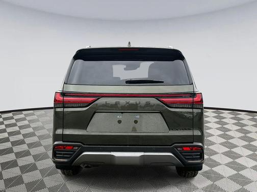 2025 Lexus LX 700h Overtrail