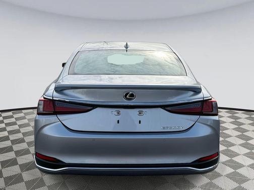 2024 Lexus ES 300h Premium