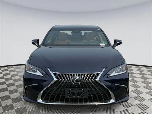 2025 Lexus ES 300h Luxury
