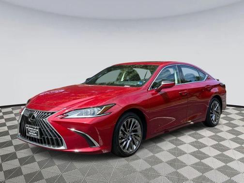 Matador Red Mica 2025 Lexus ES 300h Luxury