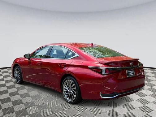 Matador Red Mica 2025 Lexus ES 300h Luxury