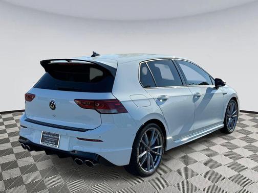Pure White 2024 Volkswagen Golf R 2.0T DSG