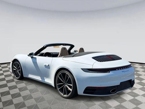 2020 Porsche 911 Carrera