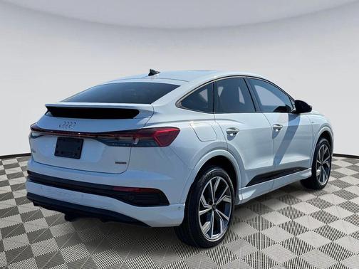 Glacier White Metallic 2024 Audi Q4 e-tron Prestige 50 quattro