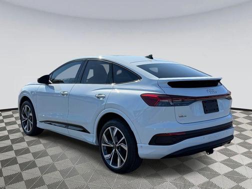 Glacier White Metallic 2024 Audi Q4 e-tron Prestige 50 quattro