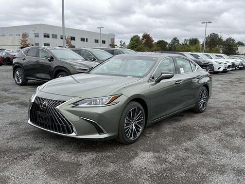 2025 Lexus ES 300h Premium