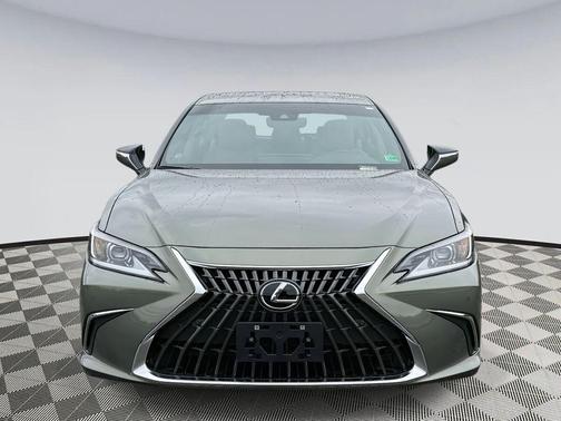 2025 Lexus ES 300h Premium