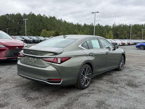 2025 Lexus ES 300h Premium