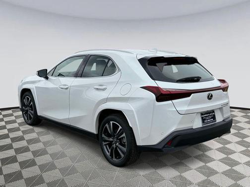 Eminent White Pearl 2025 Lexus UX 300h Premium