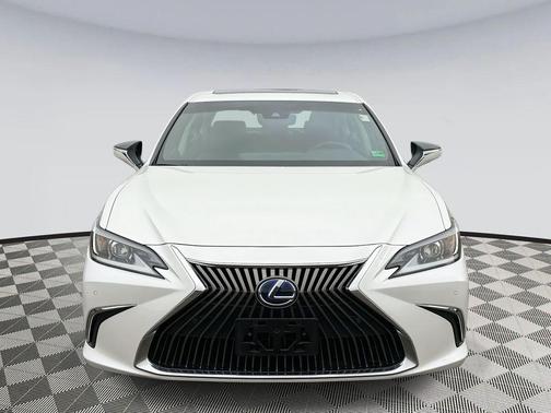 2021 Lexus ES 300h Base