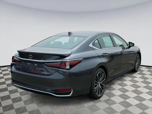 2025 Lexus ES 300h F SPORT Design