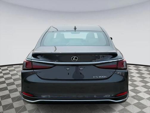 2025 Lexus ES 300h F SPORT Design