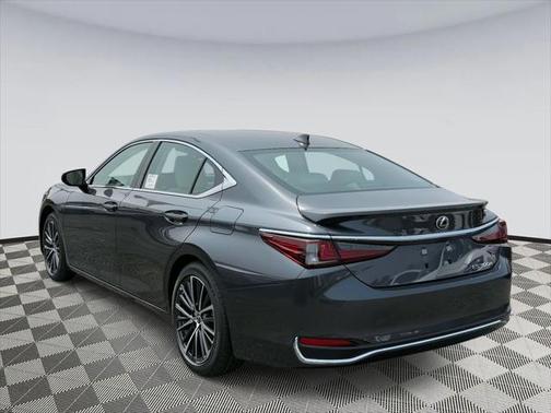 2025 Lexus ES 300h F SPORT Design
