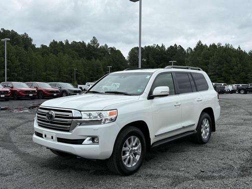 2016 Toyota Land Cruiser Base