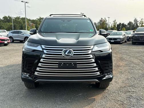 2025 Lexus LX 700h Luxury