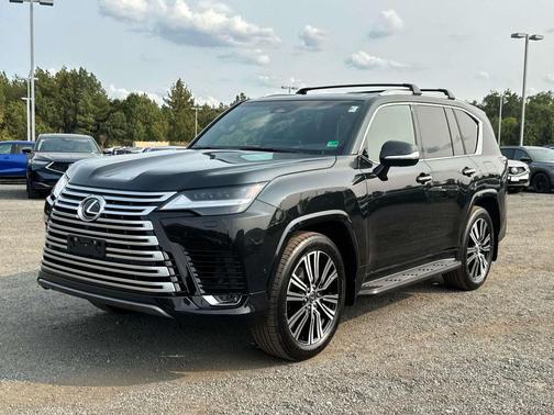 2025 Lexus LX 700h Luxury
